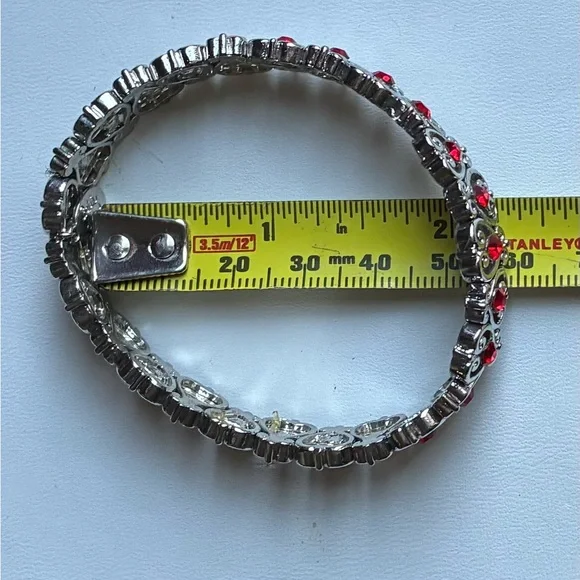 🍓Cookie Lee Silver Tone Stretch Bracelet with Genuine Red Crystals - Picture 4 of 5